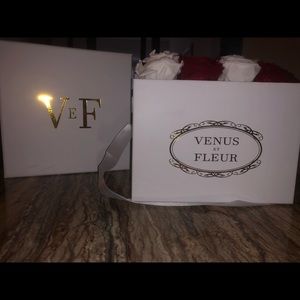 brand new authentic venus et fleur flowers
